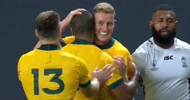 QUEL MATCH DE DINGUE ! L'Australie renverse les Fidji, longtemps proches de l'exploit... (39-21)