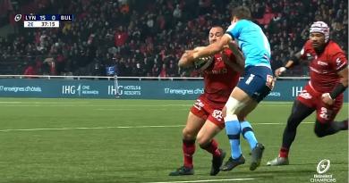 VIDEO. CHAMPIONS CUP. Jean-Marc Doussain active le mode bulldozer et emporte Johan Goosen dans l'en-but en puissance