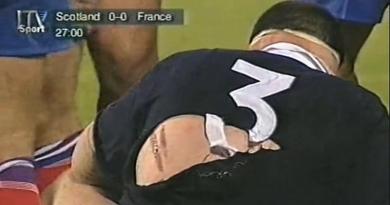 VIDEO. En 1995 entre la France et l'Ecosse, il valait mieux ne pas être du mauvais côté dans un ruck