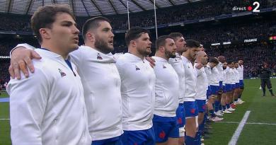 6 Nations. ''C’est un joueur superbe, le meilleur à son poste'', la légende Gareth Edwards conquise par Antoine Dupont