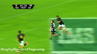 VIDEO. ITM Cup : Ihaia West enrhume le All Black Cory Jane face à Wellington