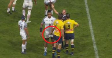 VIDEO. En plein match, Flip Van der Merwe relance la mode du chat-bite sur Joe Tekori