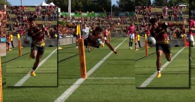 VIDEO. Emoni Narawa défie les lois de la physique pour un essai spectaculaire en Super Rugby