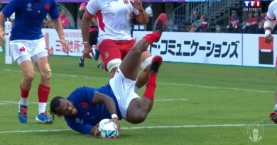 RÉSUMÉ VIDÉO - Emmené par un grand Raka, le XV de France bat les Tonga, et file en 1/4 !