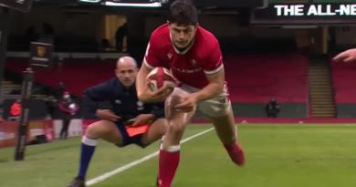 VIDEO - O'Mahony voit rouge, North et Rees-Zammitt évitent le piège : les meilleurs moments de Galles - Irlande