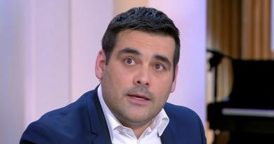 Qui va remplacer Matthieu Lartot aux commentaires des matchs de rugby sur France Télévisions ?