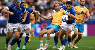 RÉSUMÉ VIDÉO. Coupe du Monde. L'Italie évite le piège uruguayen et attend le XV de France de pied ferme