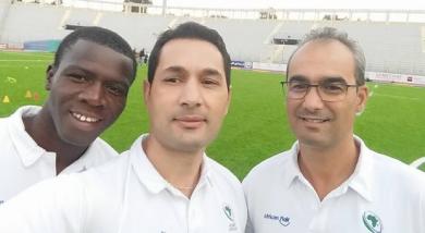 Salem Attalah avec les autres arbitres du Tournoi