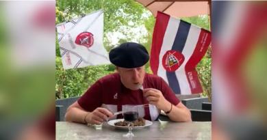 VIDEO. INSOLITE. Béret et saucisse de Toulouse, les supporters de l’UBB chambrent le Stade Toulousain !