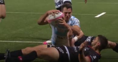 VIDÉO. Top 14. L'improbable sauvetage en mode ''ventriglisse'' de Mignot face au Racing 92