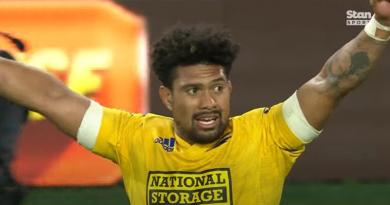 VIDEO. Wow ! Savea et les Hurricanes renversent les Blues au buzzer dans un match fou !