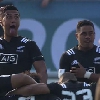 VIDEO. L'hommage intense des anciens All Blacks à Jerry Collins avec un haka sur le lieu de l'accident