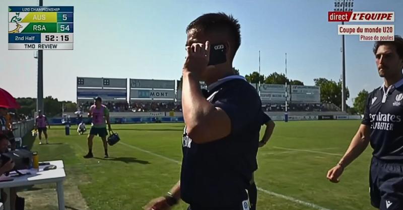 INSOLITE. COUPE DU MONDE U20. Un arbitre décroche au téléphone en plein match... pour appeler l'arbitre vidéo