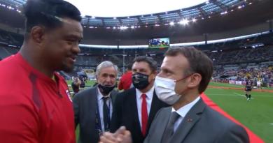 WTF - Joe Tekori interpelle le président Macron pour lui demander le passeport français