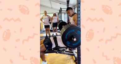 VIDEO. Pour préparer l'Angleterre, Taniela Tupou s'amuse avec une barre à 180 kilos